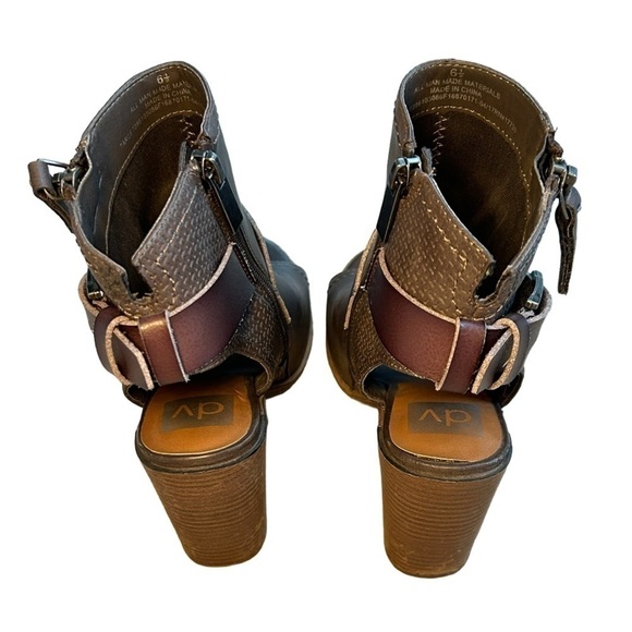 DV BY DOLCE VITA PEEP TOE & HEEL 4” HEELED SIDE ZIP ANKLE BOOTS, SIZE 6.5 - Picture 5 of 9